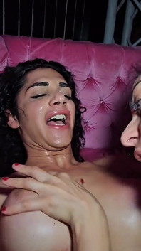 Pittige ontmoeting met Dottoressa Kate - Maya en Luca POV Adventure met Trans