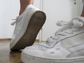 Solo Austria: Le jeu de chaussures de Cruel Reell !