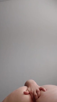 PAWG's first anal orgasm