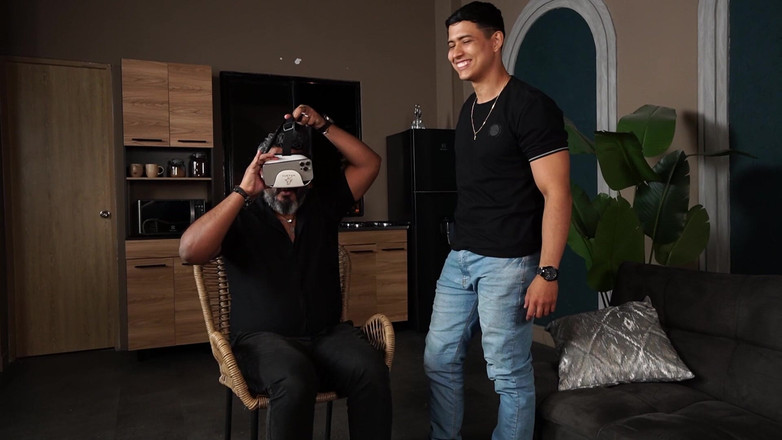 Angel Cruz: Za scénou! Šukám svou nevlastní mámu před jejím manželem a ona...