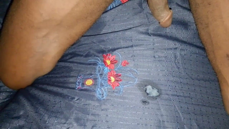 Masturbator emmy: 그가 절정에 다다를 때까지 얼마나 큰 자지가 섹스하는지 지켜봐
