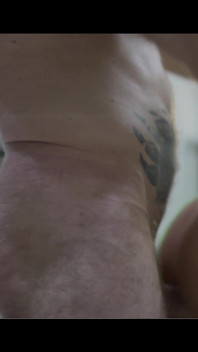 녹색 메쉬에서 따먹히는 럭셔리 주방 섹스, 인정사정 안싸 테이블 섹스 및 지저분한 얼굴