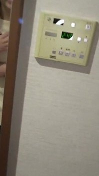 Partie 3, épilation, extraction dans un salon, ex-copine, corps pulpeux avec un décolleté divin et des fesses magnifiques 300