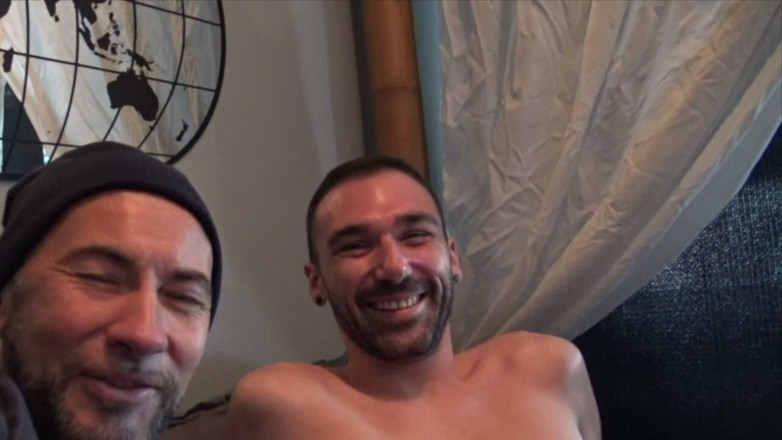 HARD PORN STUDIO: Il Baise Son Poe an La Douche