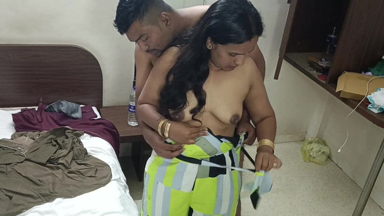 Horny Indian Couple: Big Boobs Desi Indian MILF Wife Pussy Licking and Fucking...