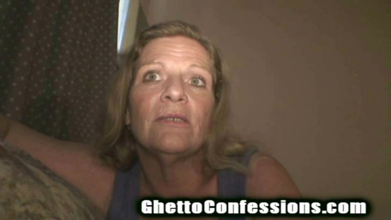 Ghetto Confessions: 醜いおばあちゃん、元ストリッパー、売春婦、ビッチ、巨乳、フェラチオ、精子、舌、売春婦!
