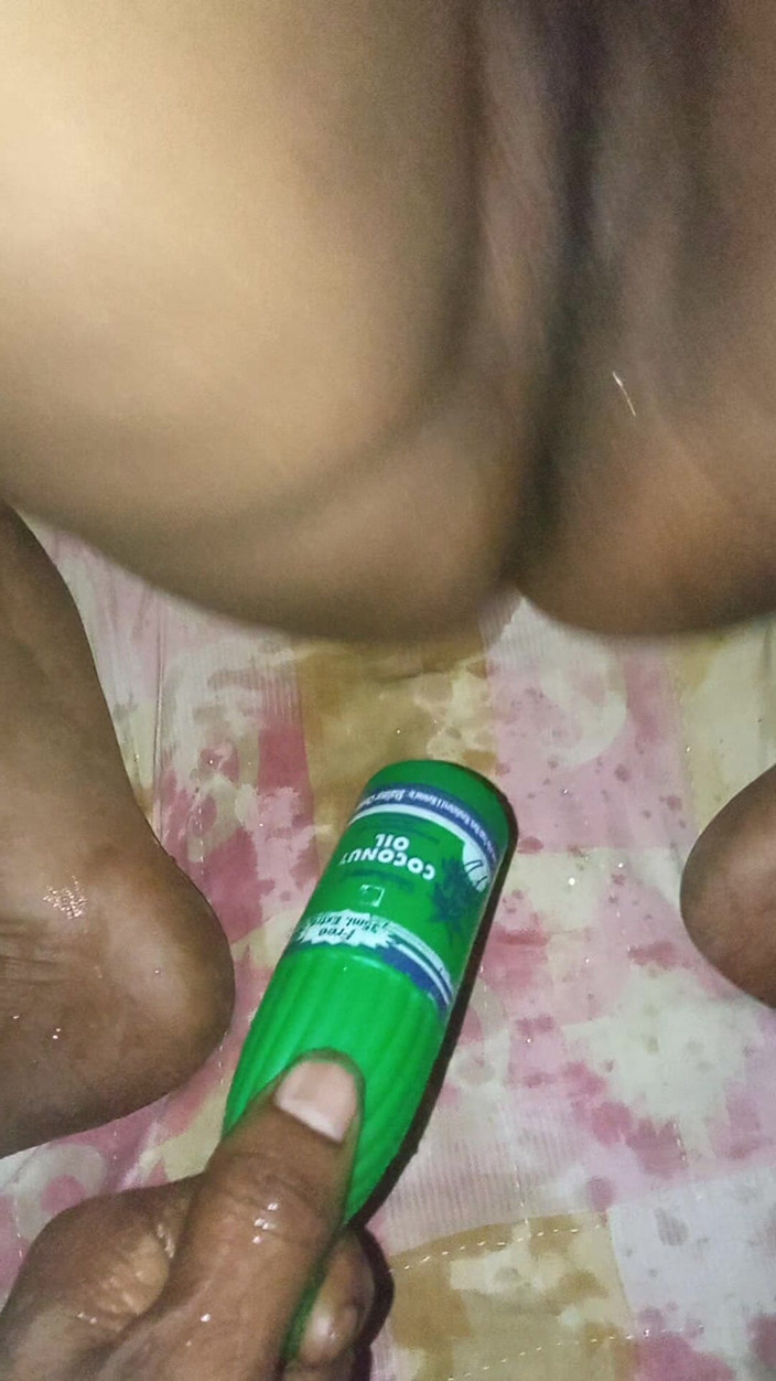Raja puja: Persetubuhan bottal desi bengali boudi atau bhabhi oil. Cewek itu...