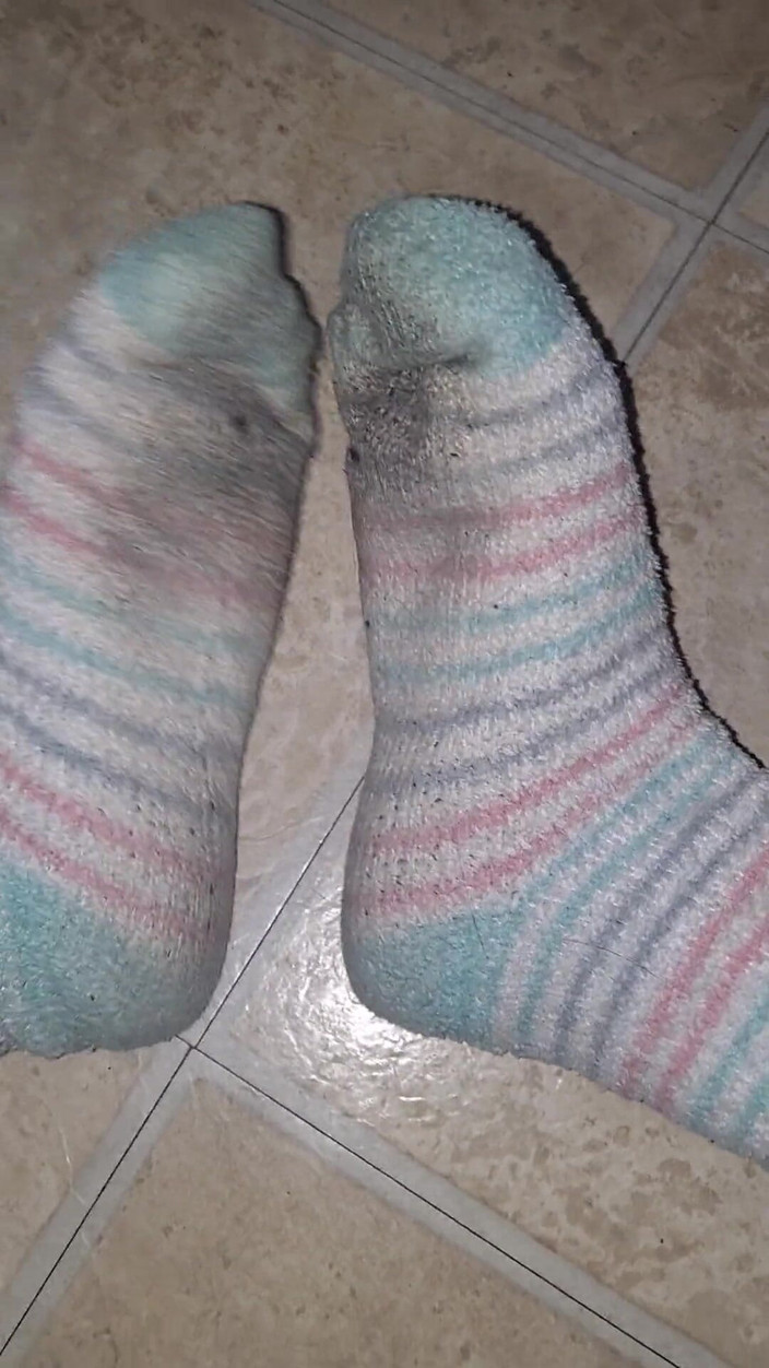 Naughty alchemy: Пушистые ступни в носке