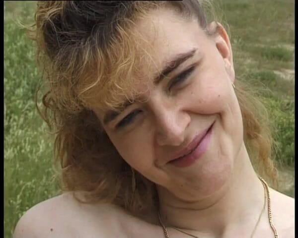 YOUR FIRST PORN: Natalie - Geile Outdoor Schlampe Besorgt Es Sich - Nadržená venkovní děvka...