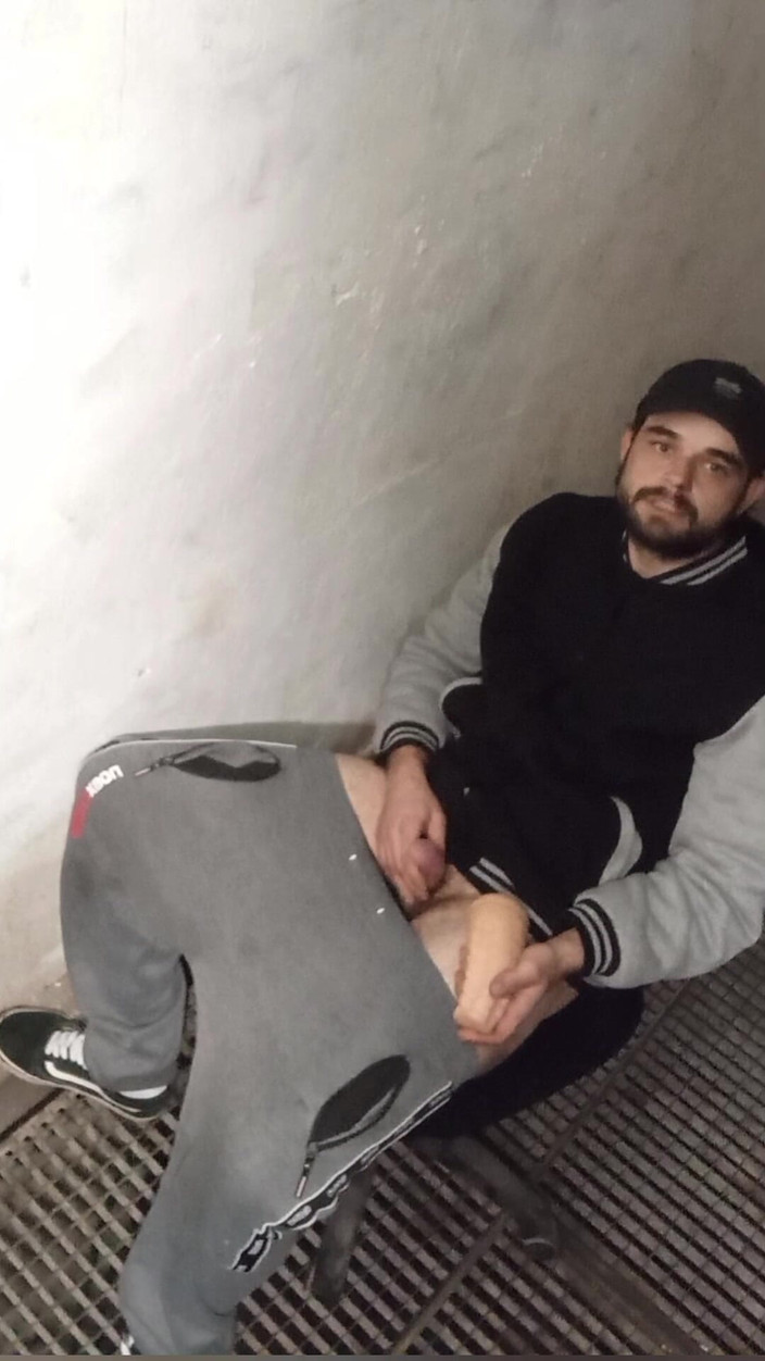 jerkofflover: merangkap di tempat saya pergi melancap dan ditambah lagi sebelum...