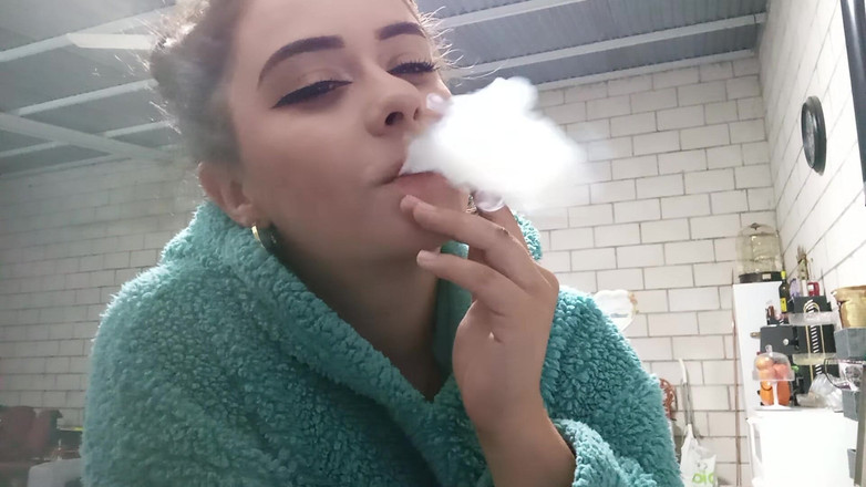 fartingclub01: Kouřím v plyšové mikině