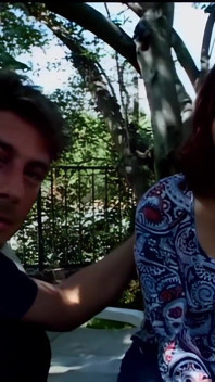 Una Bella Mora Che Ama Succhiare Il Cazzo All'aperto E Farsi Sbattere Con Forza