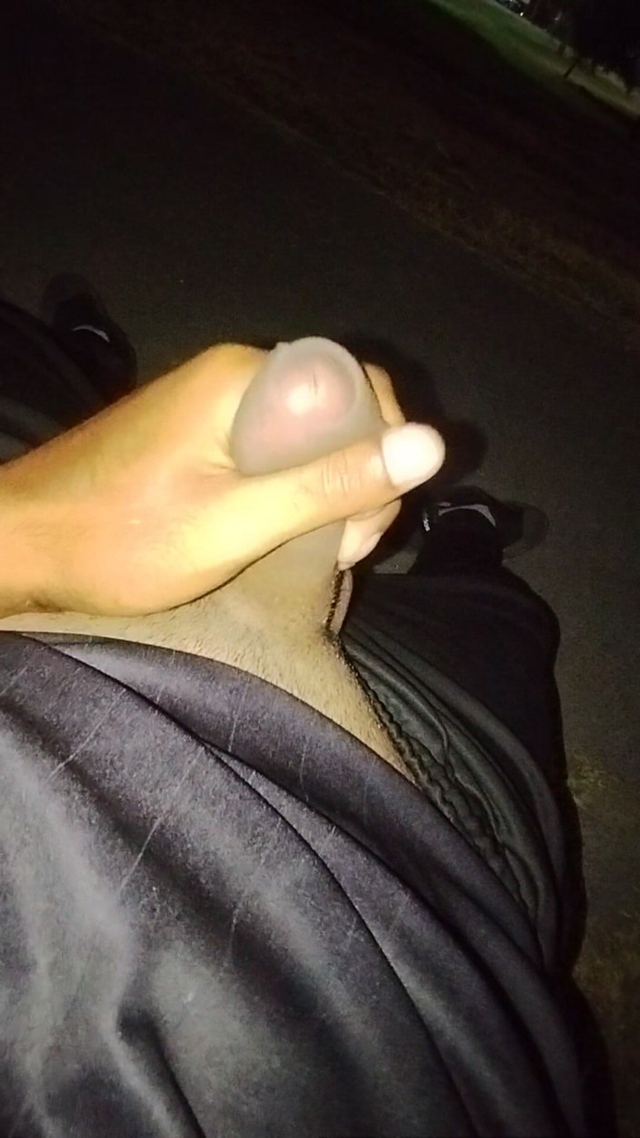 AlexAlejandro13: 공공장소에서의 열정