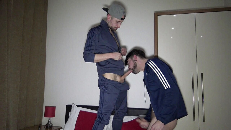 BAREBACKERS FROM LONDON: Дрю Діксон відтрахана без презерватива Кай Девісом у Лондоні