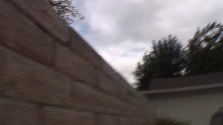 Shorty Mac Girls: Si blonde seksi curang suaminya dengan zakar yang lebih besar