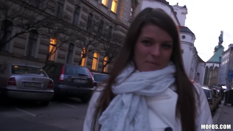 Public Pickups: Public Pickups - morena amadora Mona Lee chupa pau e leva...
