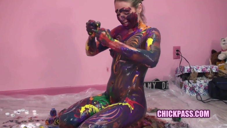 ChickPass Amateurs: Coed Lina nakal diliputi cat