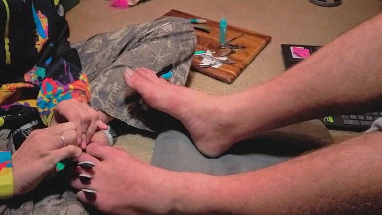 OnlyKyles: Melody给她的主人修脚