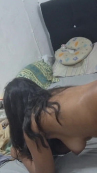 Si Dia Memberikan Saya Handjob Dengan Tetek Cantiknya Dan Kemudian Saya Mengongkeknya Dengan Keras Di Dubur
