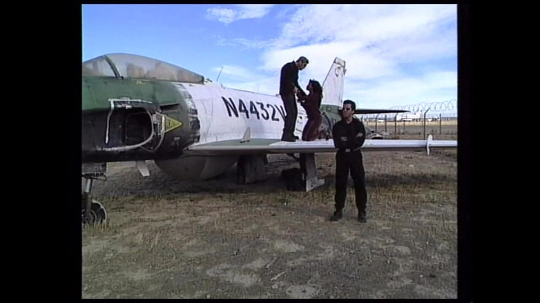 Deutschland porn: Ее трахает его телохранитель, прежде чем уехать