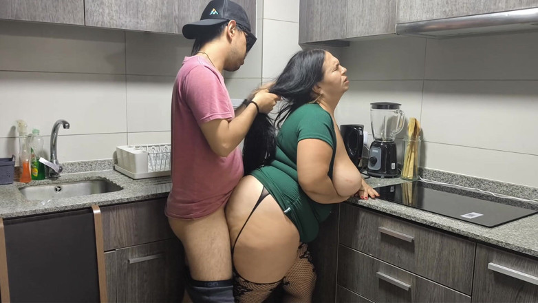 Riderqueen: Video untuk peminat, ibu tiri dan dapur panasnya.