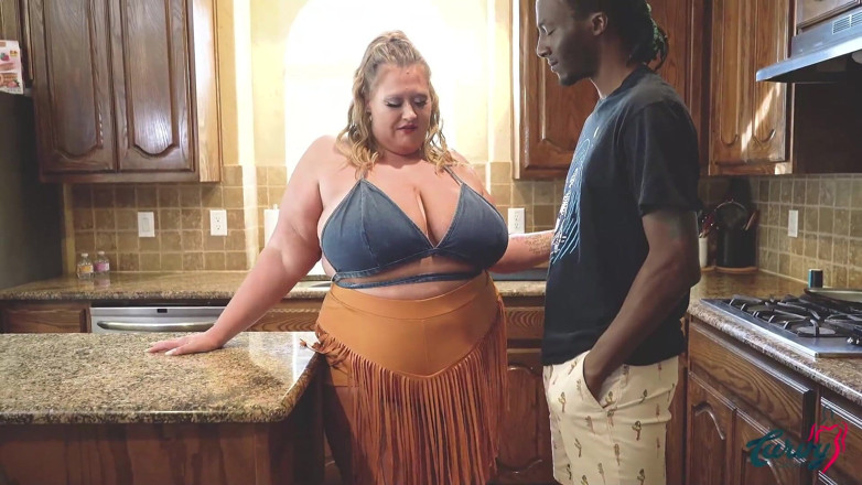 CurvyCulturexxx: Veronica Jasmine Dapat Kerjaya Dengan Mrblvckrose