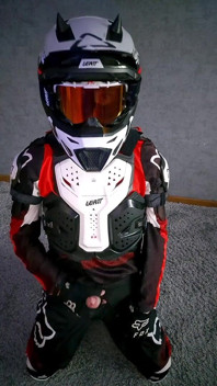 Новые кроссовки Nike и мое любимое Motocross Gear сделали меня таким жестким