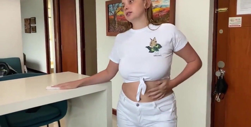 Ivana Montana: 발정난 라틴계녀 하녀에게 섹스를 했어