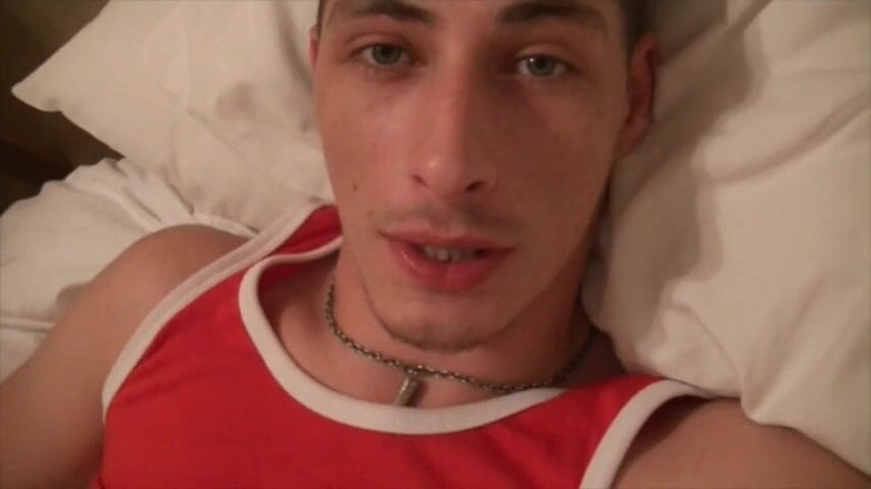 Gaybareback: Creampie buco cagna con molto sperma