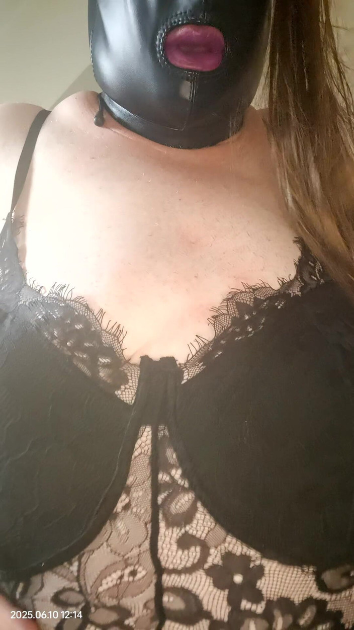 Stephanie-Nicole-TV: BBW TV în lenjerie și vorbe murdare și joacă cu un vibrator