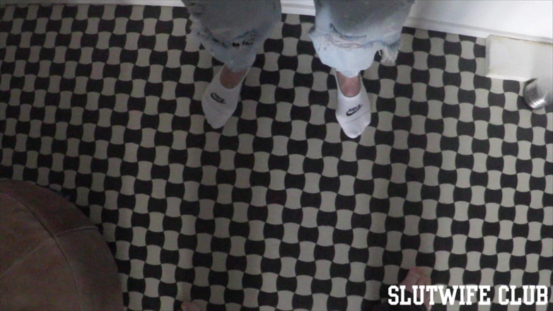 Slutwife Club: За лаштунками засідок: тренування Кенді з несподіваним горлом