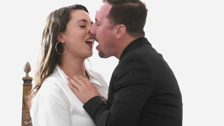 Modern-Day Sins: Współczesne grzechy - zdzirowata sekretarka Nicole Sage pozwala jej szefowi DP...