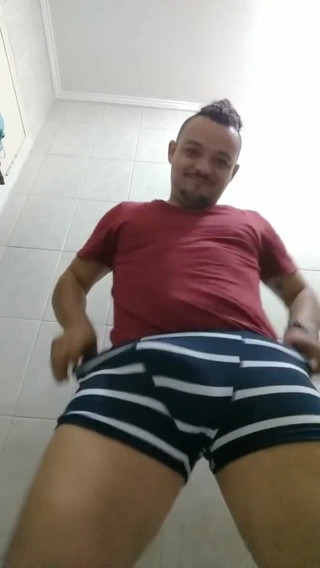 Xanvaskas: Eksibisme di kamar mandi
