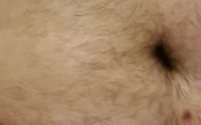 Chunky Belly Boy: Buik schudden en dildo onder de douche