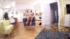 Helena Moeller: Gadis pantat besar seksi menunggangi kontol dan menelan air mani