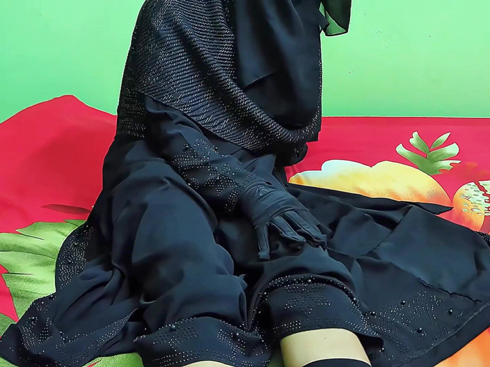 Riya Chowdhury: Seksi bowdi benimle sert sikişmek istiyor