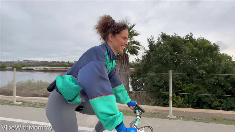 VibeWithMommy: Baise un local