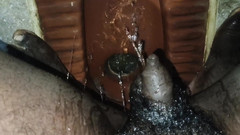 CarvingShovel: Tamilská holka nesestříhaná čůráka chčije a honí
