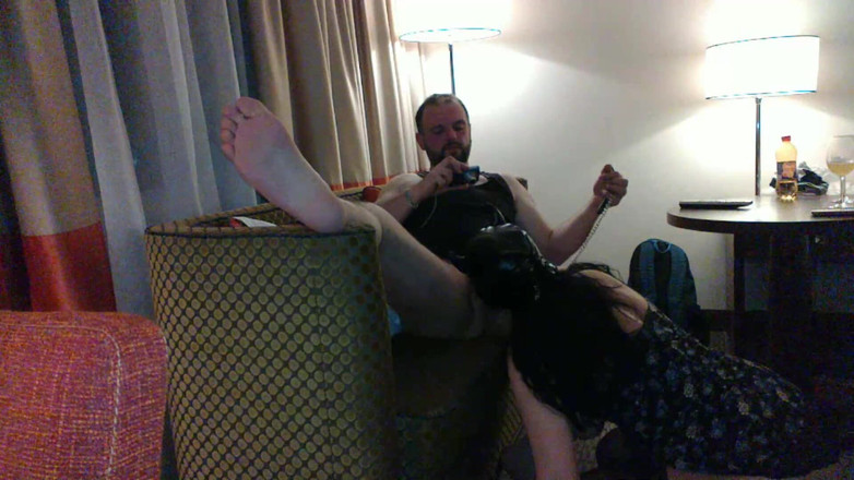 Toilet Mommy: Esposa Chupa Extraño En Motel