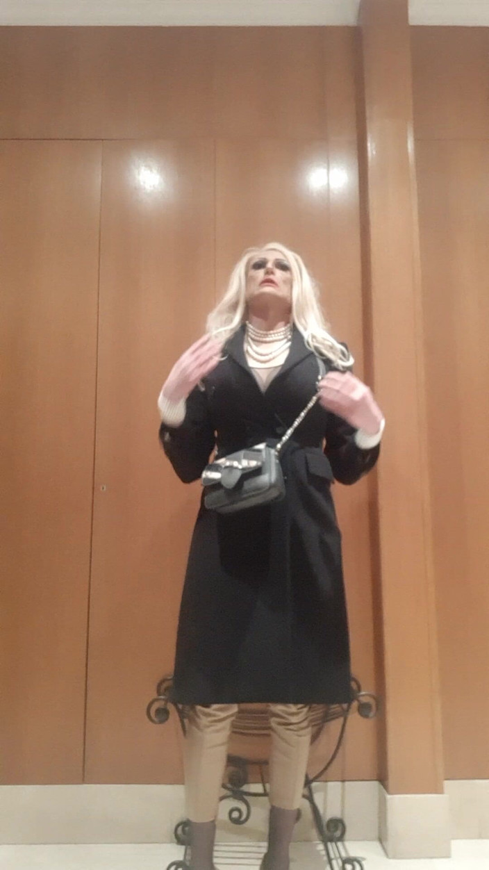 Tatiana Zorrita: Abrigo Black