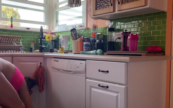 VibeWithMommy: Cocina, mami follada, sesión de sexo Mi dulce chico me...