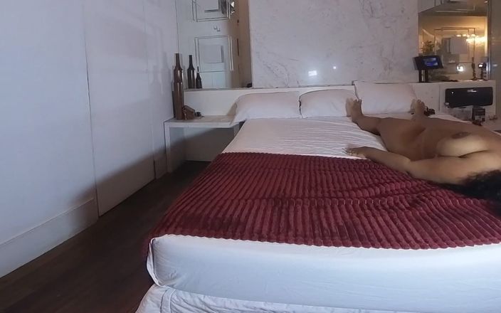 Pamela Panda VR: İri güzel kadın motelde seks yapıyor