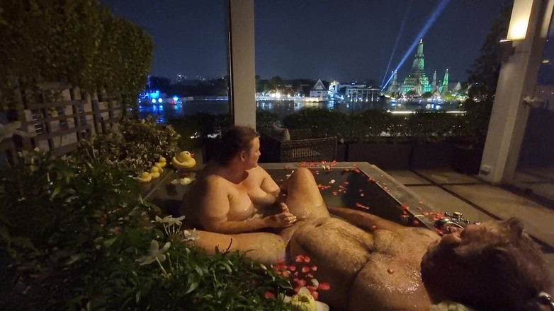 WeAreFukBunnies: Трах члена в Бангкоку