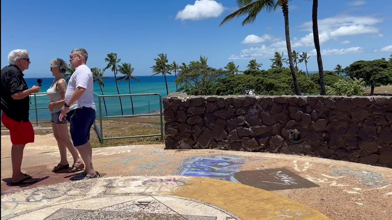 FromThisNight: Ho appena incontrato questo visitatore alle Hawaii - e qui siamo,...