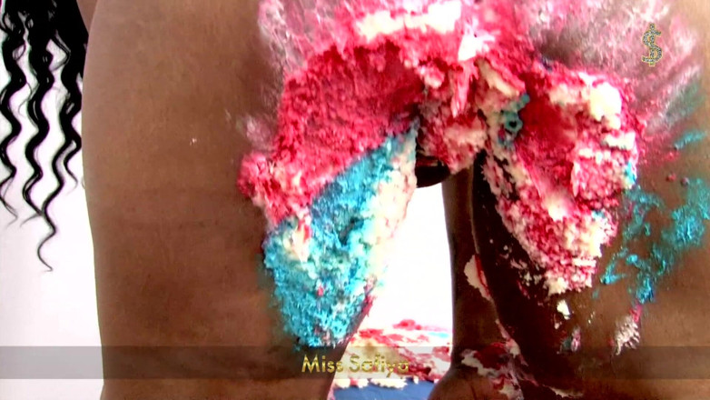 Miss-Safiya: Big chocolate ass on a flag cake