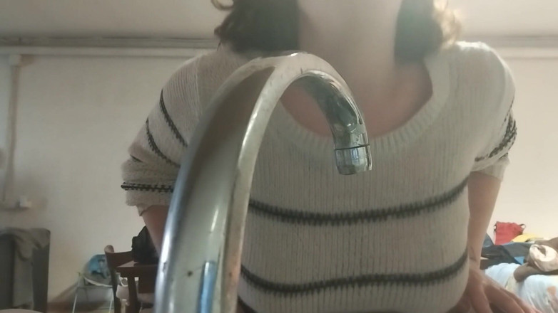 Couple Jagger: Mi vecino me atrapó lavando platos y me folló por...