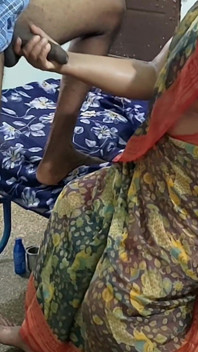 चुदाई मैंने पहली बार अपनी सौतेली मम्मी के साथ चुदाई की
