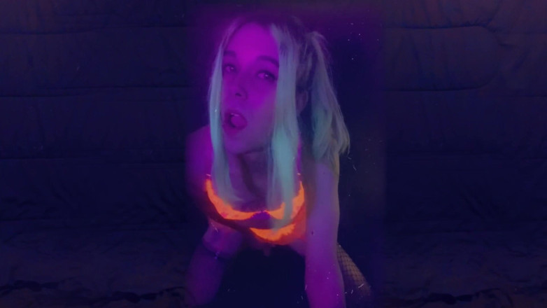 CarmenMelatonin: Horny Party Girl Ready To Be Railed