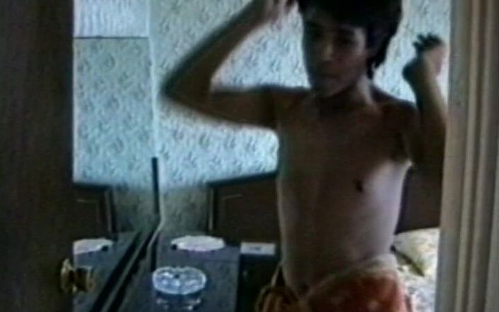 Gay RetroX VHS: Parní hunky ve městě Union # 1