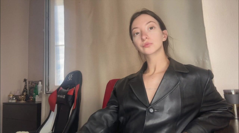 Skinny_lady69: Schau mir in die Augen und wage es nicht, wegzuschauen.